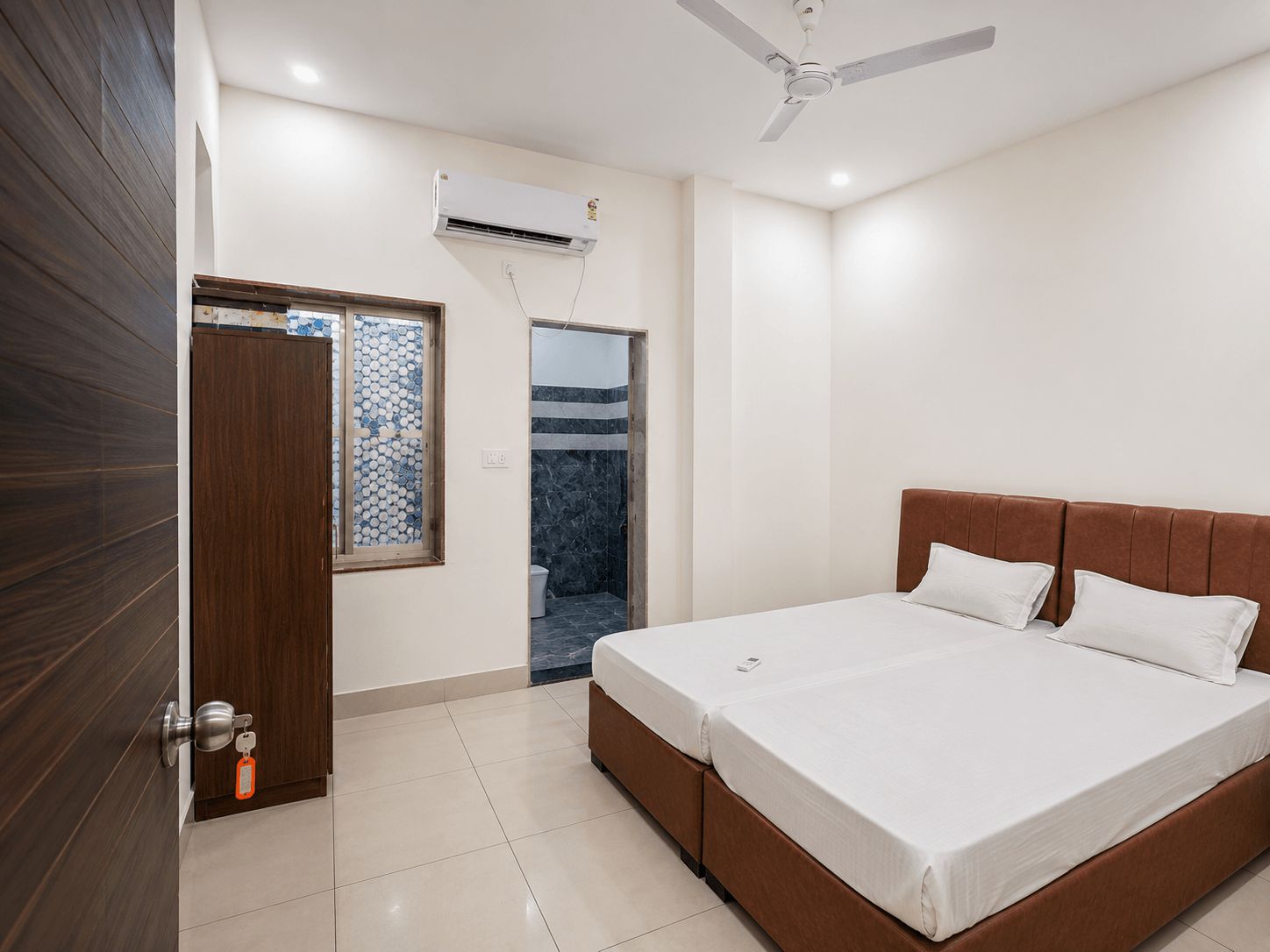 Heritage King Room